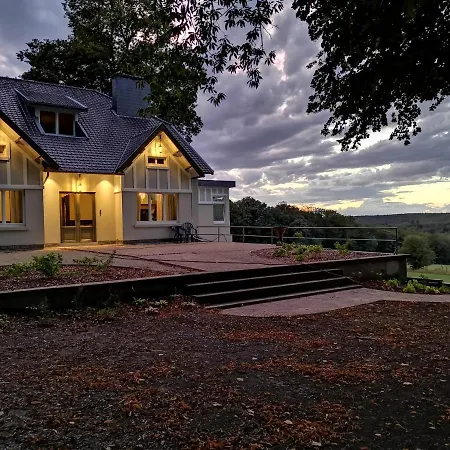 La Du Pré Du Cerf Bed & Breakfast 3*