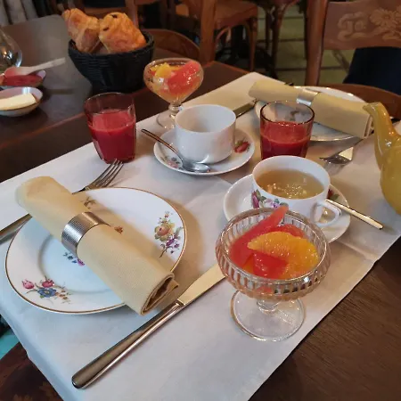 La Du Pre Du Cerf Bed & Breakfast Spa