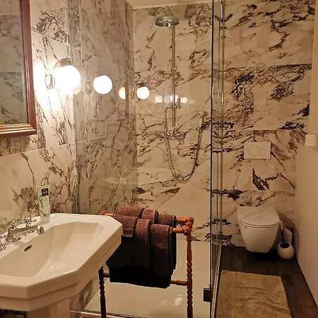 La Du Pre Du Cerf Bed & Breakfast Spa