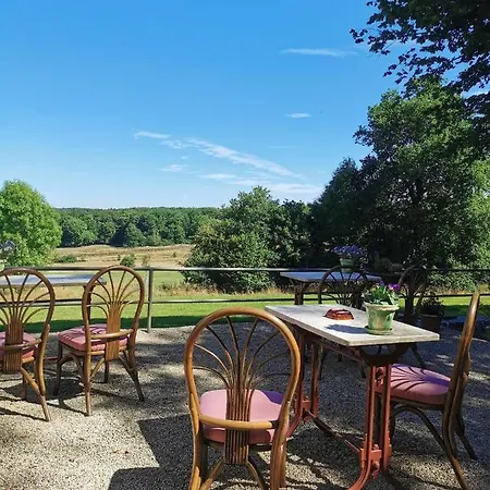 La Du Pre Du Cerf Bed & Breakfast 3*