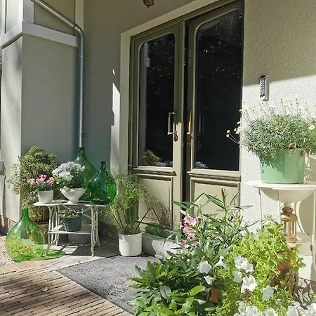 La Du Pre Du Cerf Bed & Breakfast *