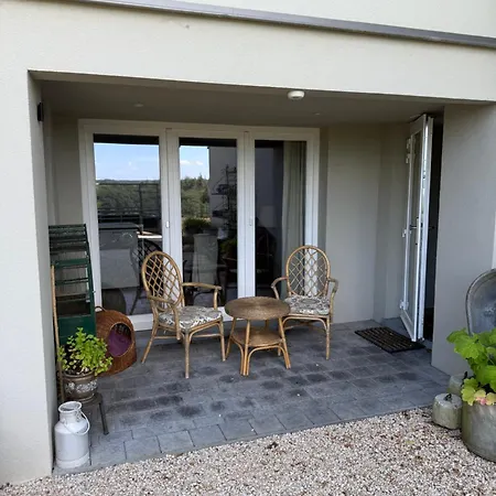 La Du Pré Du Cerf Bed & Breakfast